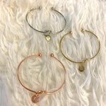 Modisches Briefarmband