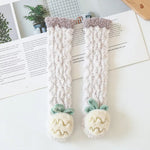 Flauschige Wintersocken für Babys