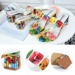 Farbige Sandalen mit mittlerem Absatz