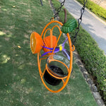 Süßer orangefarbener Vogelhäuschen